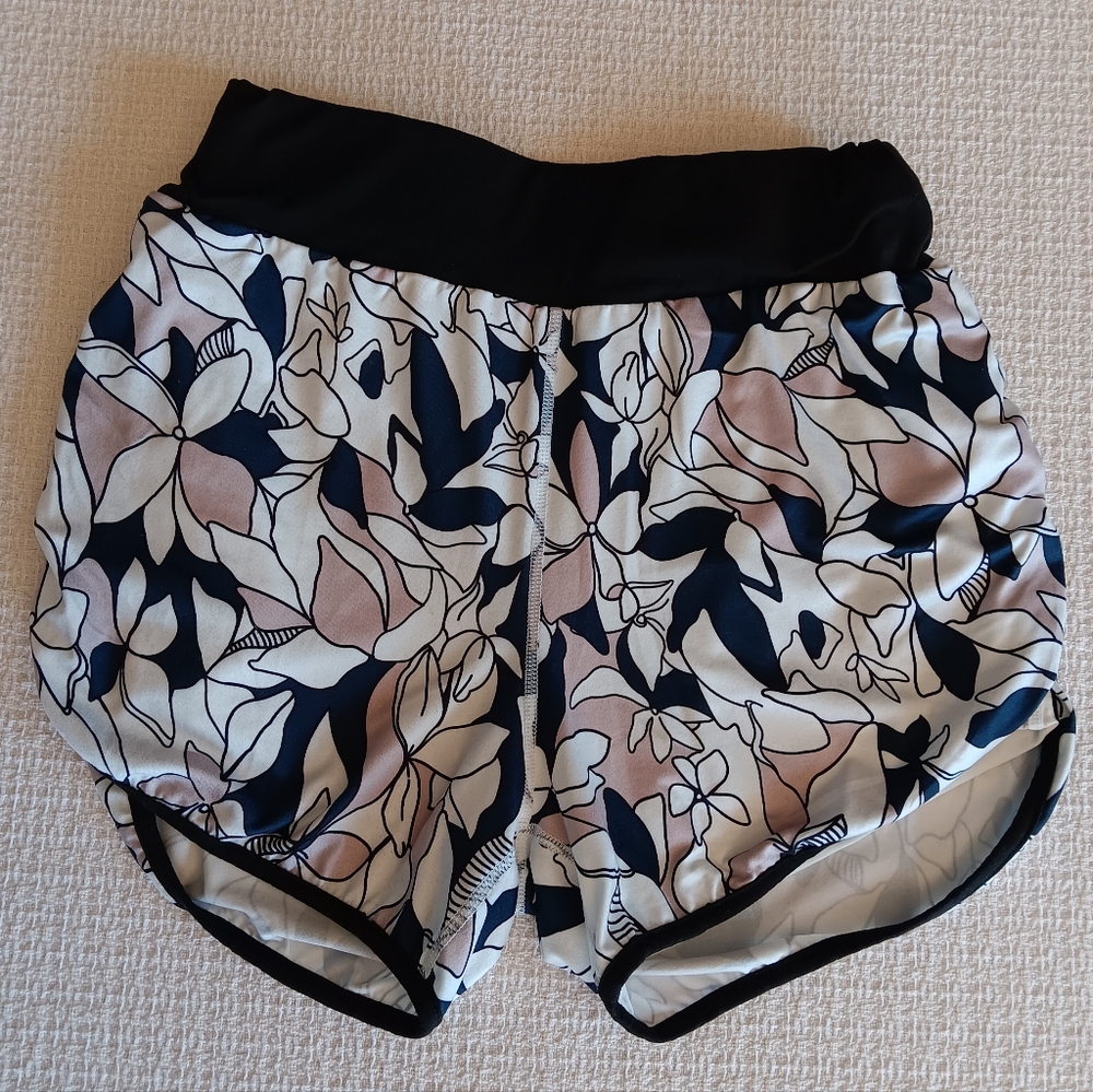SHEIN Floral Women's Running Shorts - Small